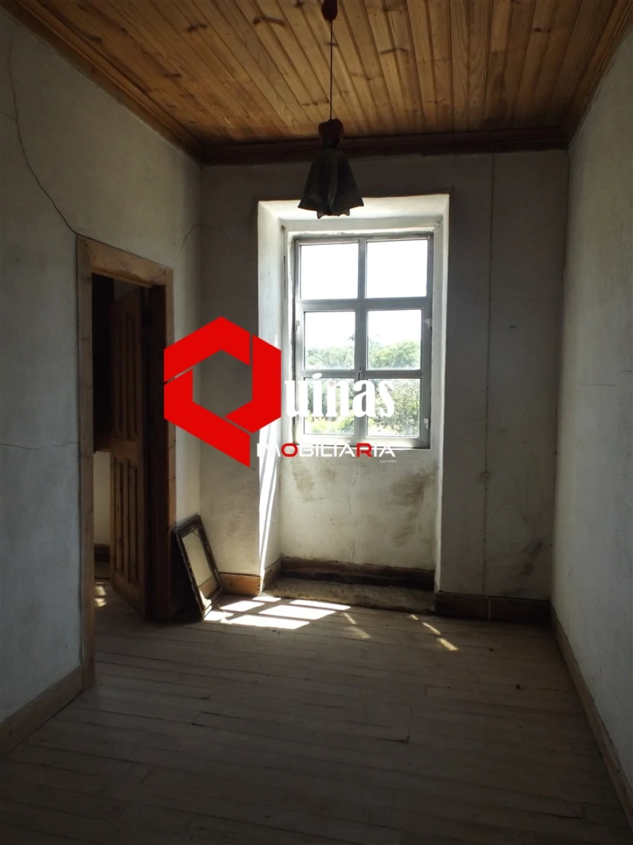 Moradia T3 para Venda em Pega Foto 19