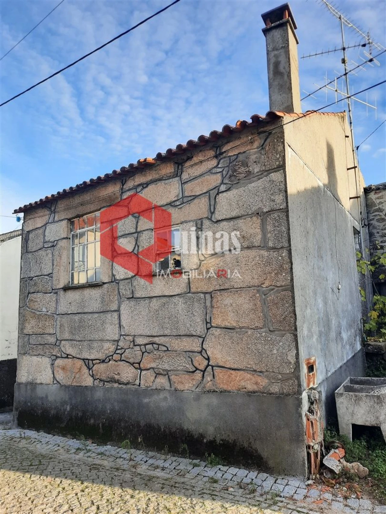Moradia T1 para Venda em Pega Foto 2