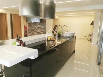Moradia T5 para Venda em Moledo e Cristelo