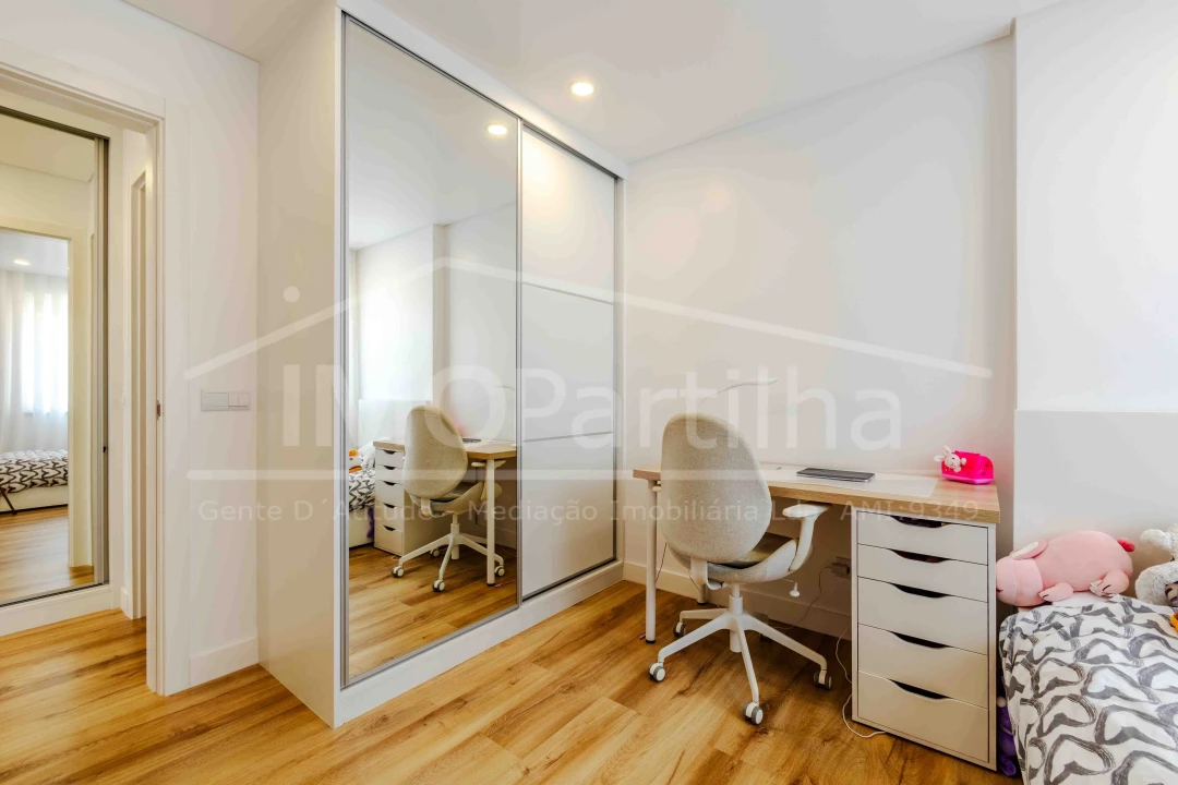 Apartamento T3 para Venda em Massamá e Monte Abraão Foto 20