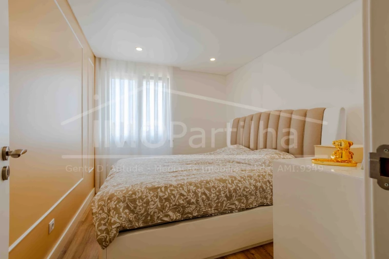 Apartamento T3 para Venda em Massamá e Monte Abraão Foto 11