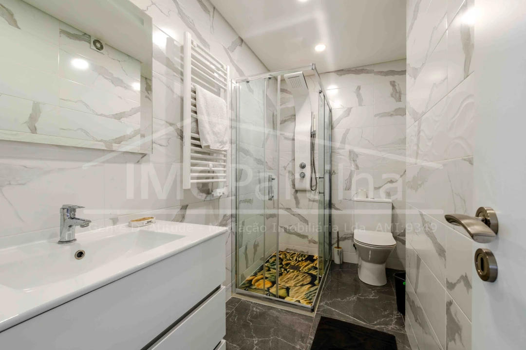 Apartamento T3 para Venda em Massamá e Monte Abraão Foto 9