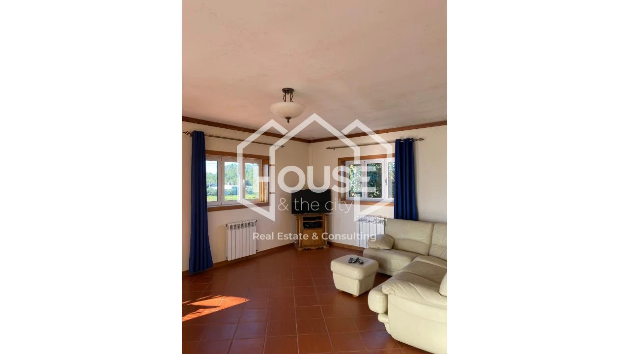 Moradia T4 para Venda em Vilarinho do Bairro Foto 14