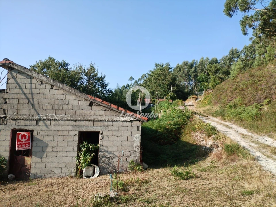 Moradia T3 para Venda em Rossas Foto 4