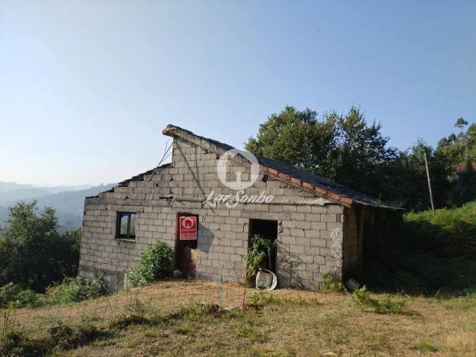 Moradia T3 para Venda em Rossas Foto 5