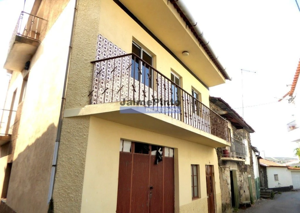 Moradia T3 para Venda em Poiares Foto 1