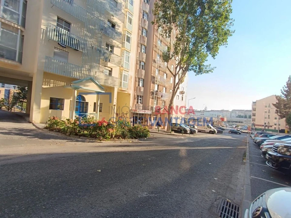 Negócio para Venda em Algueirão-Mem Martins Foto 12