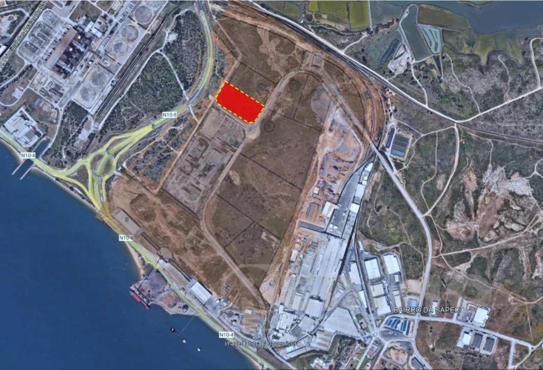 Terreno Comércio / Armazém para Venda em Sado Foto 2