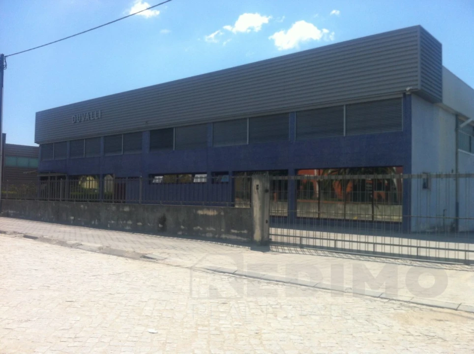 Armazém para Arrendamento em Arrifana Foto 3