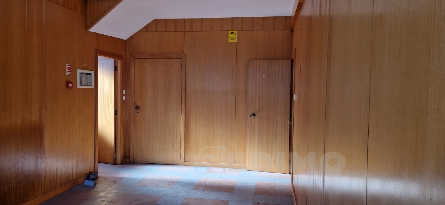 Armazém para Arrendamento em Arrifana Foto 25