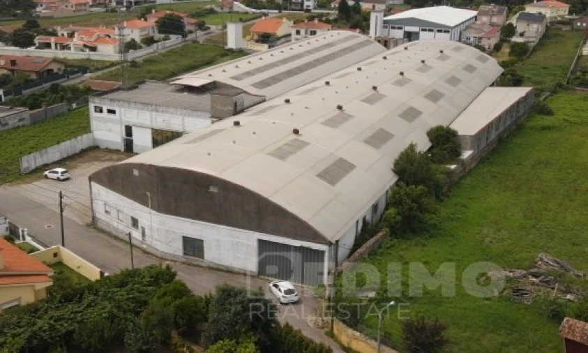 Armazém para Venda em Cortegaça