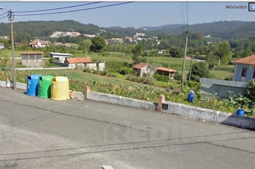 Terreno para Venda em Romariz Foto 2