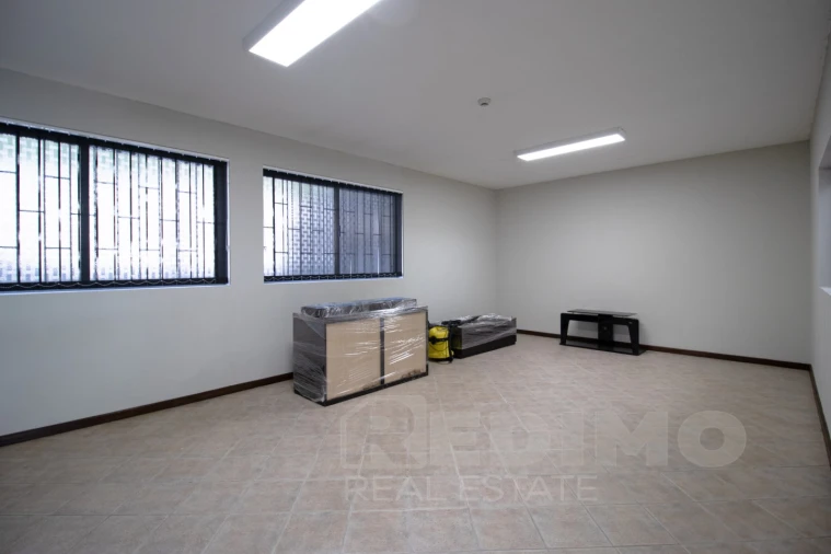 Armazém para Arrendamento em Nogueira do Cravo e Pindelo Foto 16