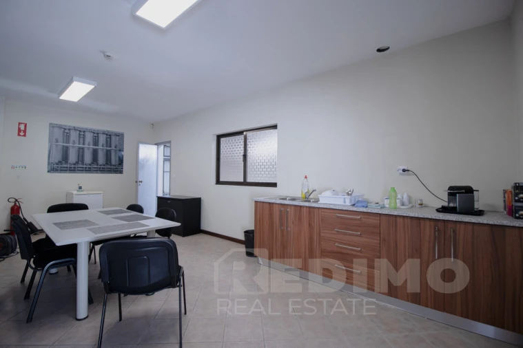 Armazém para Arrendamento em Nogueira do Cravo e Pindelo Foto 17