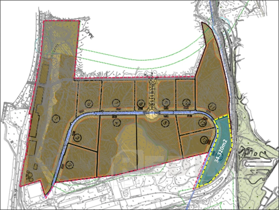 Terreno Comércio / Armazém para Venda em Sado Foto 1