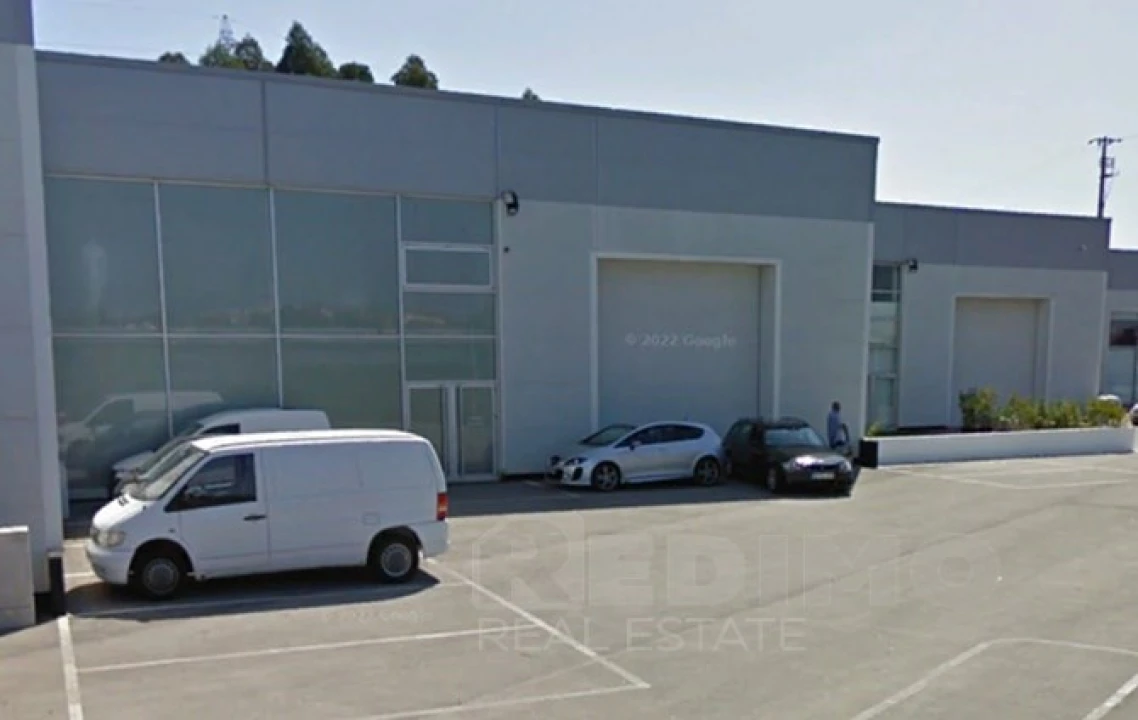 Armazém para Arrendamento em Barrô e Aguada de Baixo Foto 1