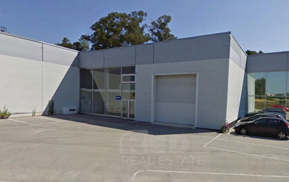 Armazém para Arrendamento em Barrô e Aguada de Baixo Foto 1