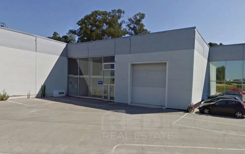 Armazém para Arrendamento em Barrô e Aguada de Baixo Foto 1