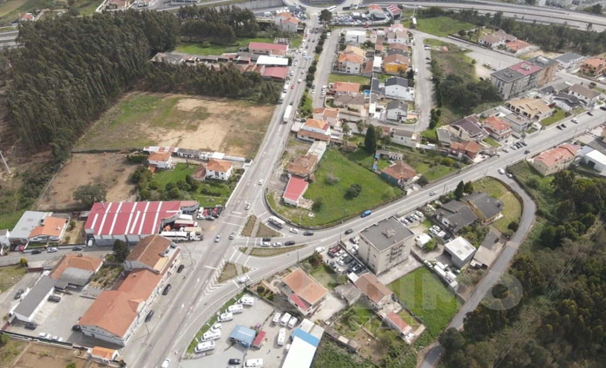 Terreno Misto para Venda em Argoncilhe Foto 6
