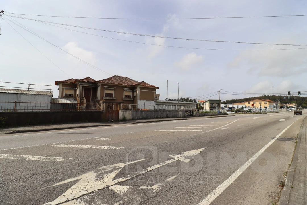 Terreno Misto para Venda em Argoncilhe Foto 11