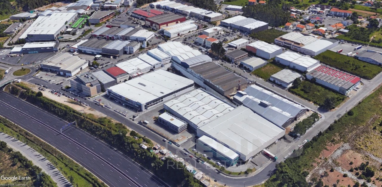 Armazém para Arrendamento em Grijó e Sermonde Foto 1