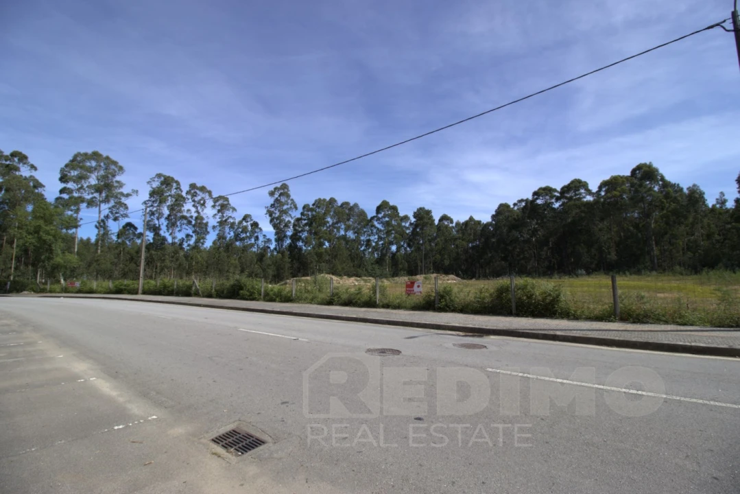 Terreno para Venda em Romariz Foto 3