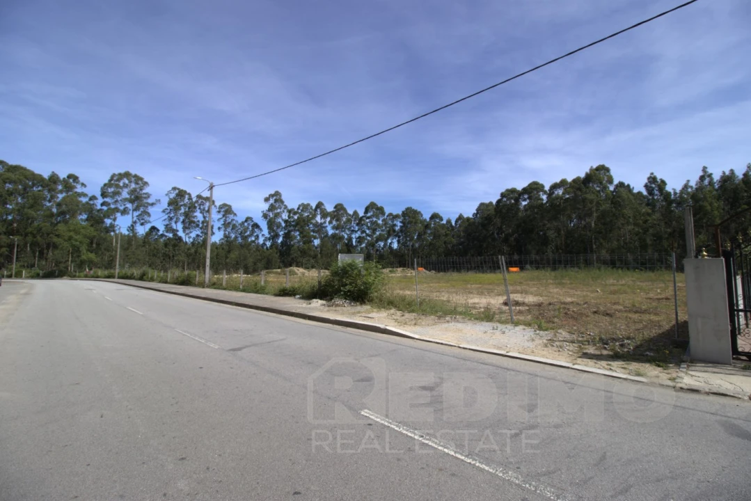 Terreno para Venda em Romariz Foto 4