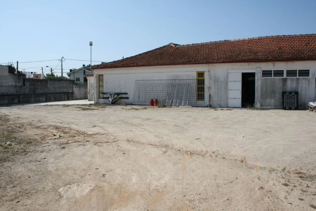Armazém para Venda em Arrifana Foto 8