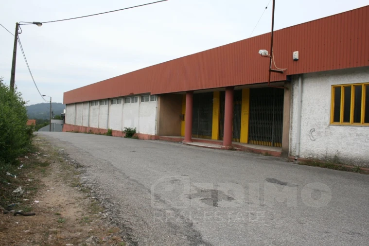 Armazém para Venda em Arrifana Foto 2