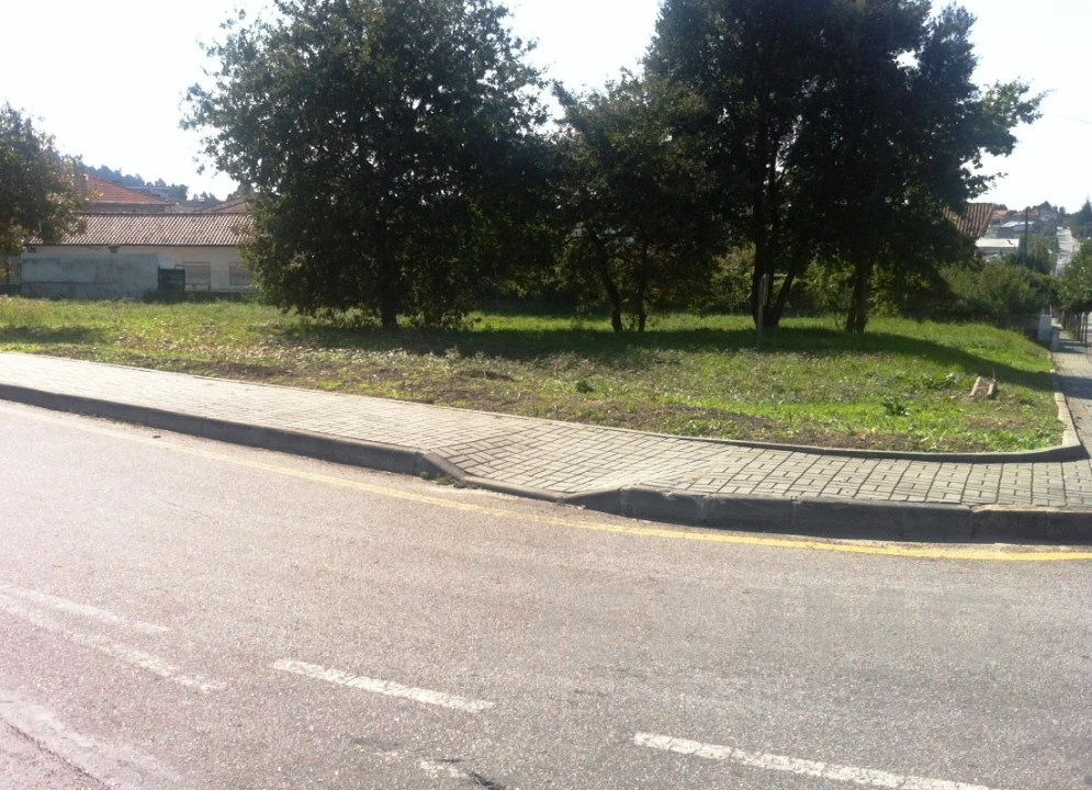 Terreno para Venda em Santa Maria de Lamas Foto 4