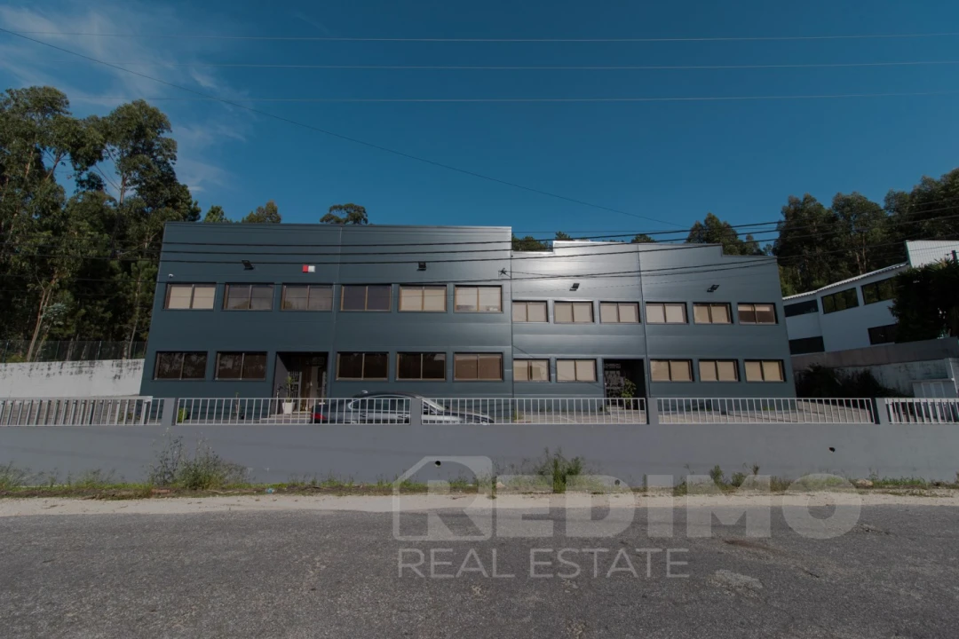 Armazém para Venda em Nogueira do Cravo e Pindelo Foto 3