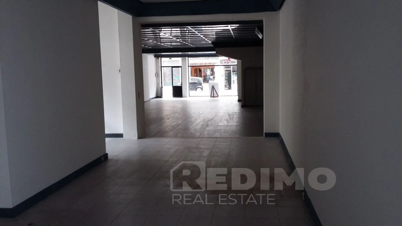 Loja para Arrendamento em São João da Madeira Foto 8