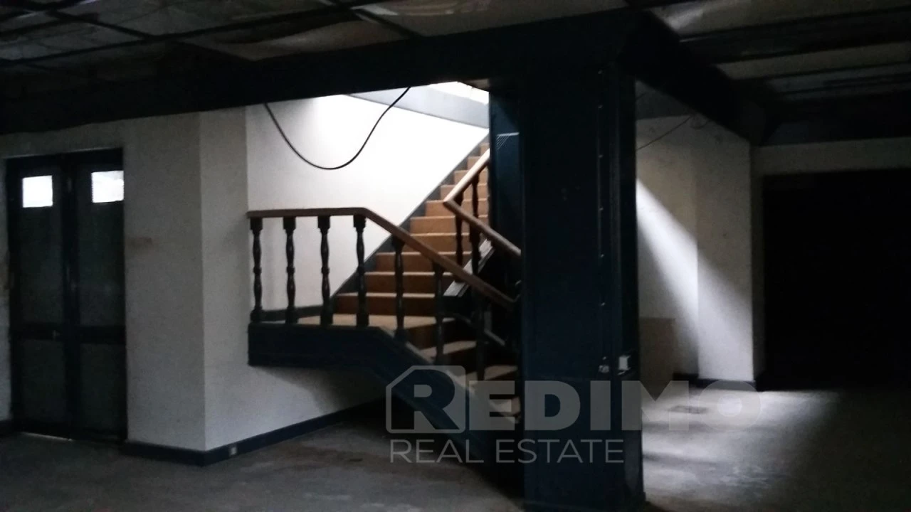 Loja para Arrendamento em São João da Madeira Foto 11