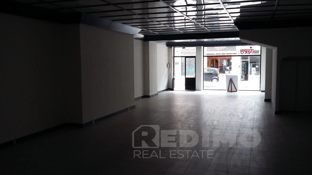 Loja para Arrendamento em São João da Madeira Foto 12