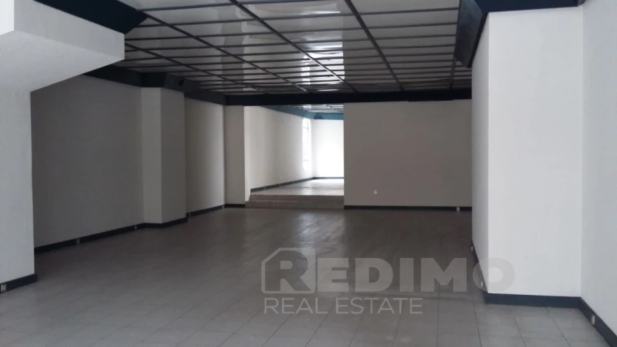 Loja para Arrendamento em São João da Madeira Foto 3