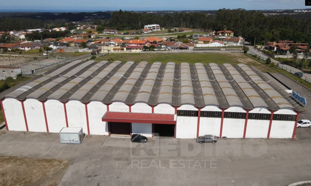 Armazém para Arrendamento em São Miguel do Souto e Mosteirô Foto 3