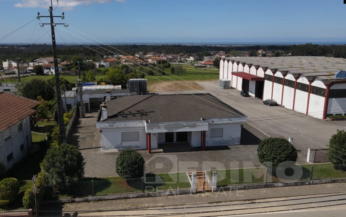 Armazém para Arrendamento em São Miguel do Souto e Mosteirô Foto 7