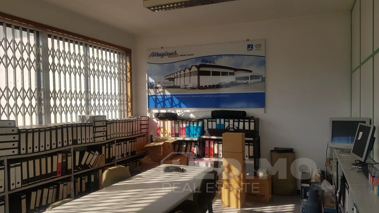 Armazém para Arrendamento em São Miguel do Souto e Mosteirô Foto 9