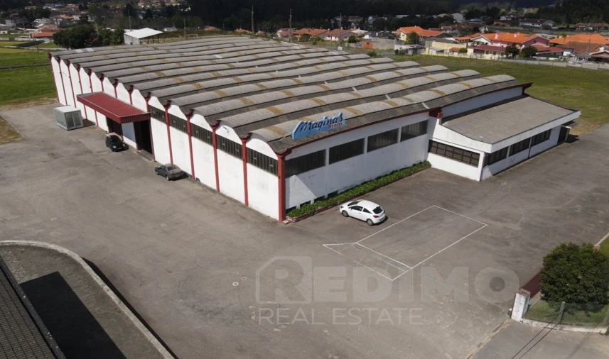 Armazém para Arrendamento em São Miguel do Souto e Mosteirô Foto 2