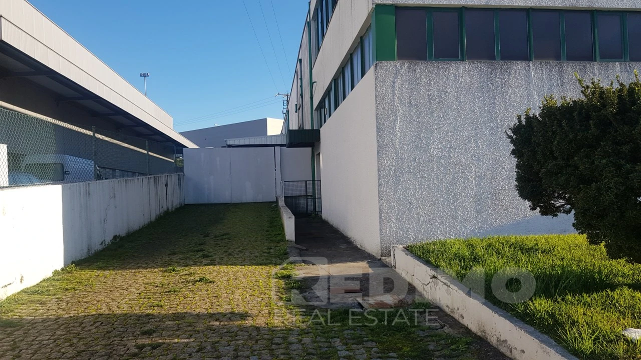 Armazém para Arrendamento em Santa Maria da Feira, Travanca, Sanfins e Espargo Foto 4