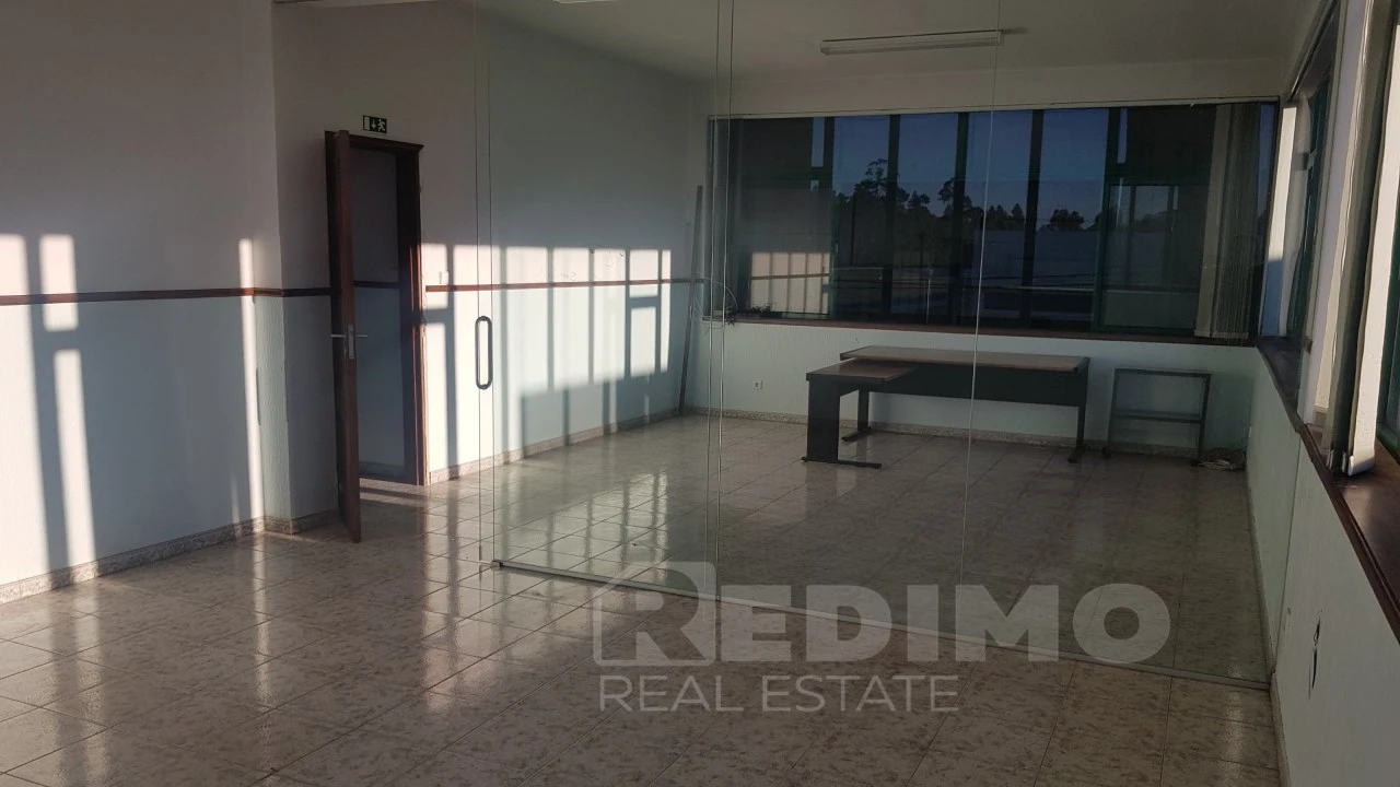 Armazém para Arrendamento em Santa Maria da Feira, Travanca, Sanfins e Espargo Foto 9