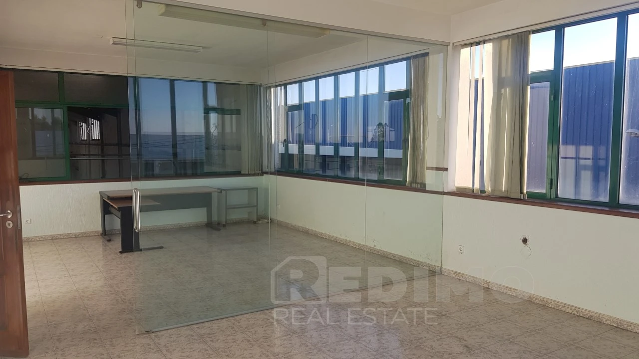 Armazém para Arrendamento em Santa Maria da Feira, Travanca, Sanfins e Espargo Foto 11