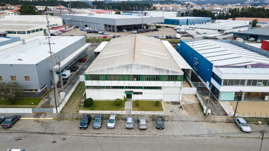 Armazém para Arrendamento em Santa Maria da Feira, Travanca, Sanfins e Espargo Foto 1