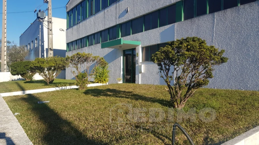 Armazém para Arrendamento em Santa Maria da Feira, Travanca, Sanfins e Espargo Foto 3