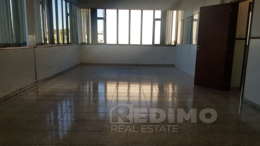 Armazém para Arrendamento em Santa Maria da Feira, Travanca, Sanfins e Espargo Foto 7