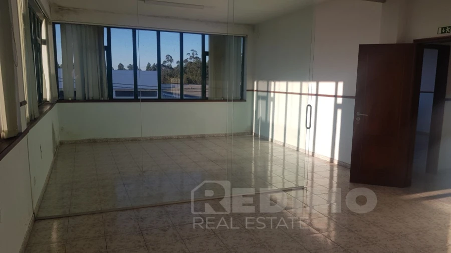 Armazém para Arrendamento em Santa Maria da Feira, Travanca, Sanfins e Espargo Foto 10