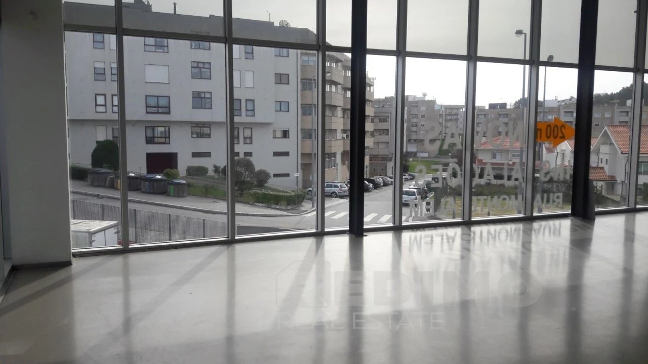 Armazém para Venda em Canelas Foto 12