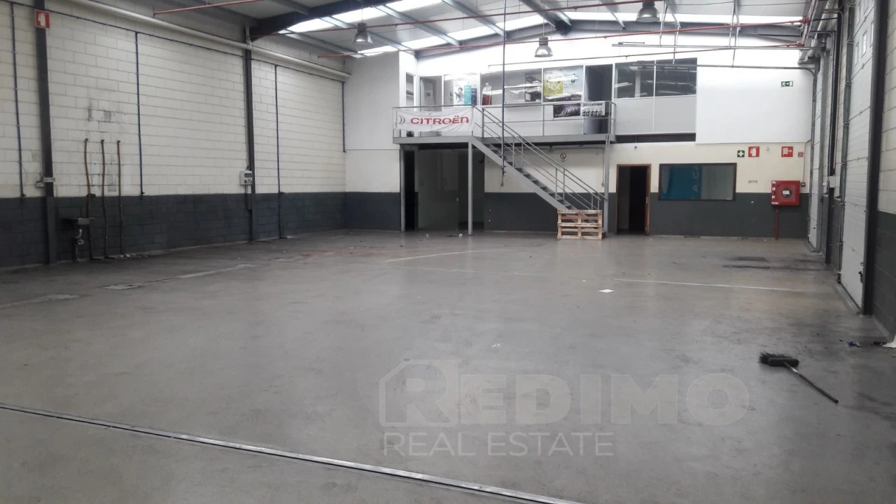 Armazém para Venda em Canelas Foto 14