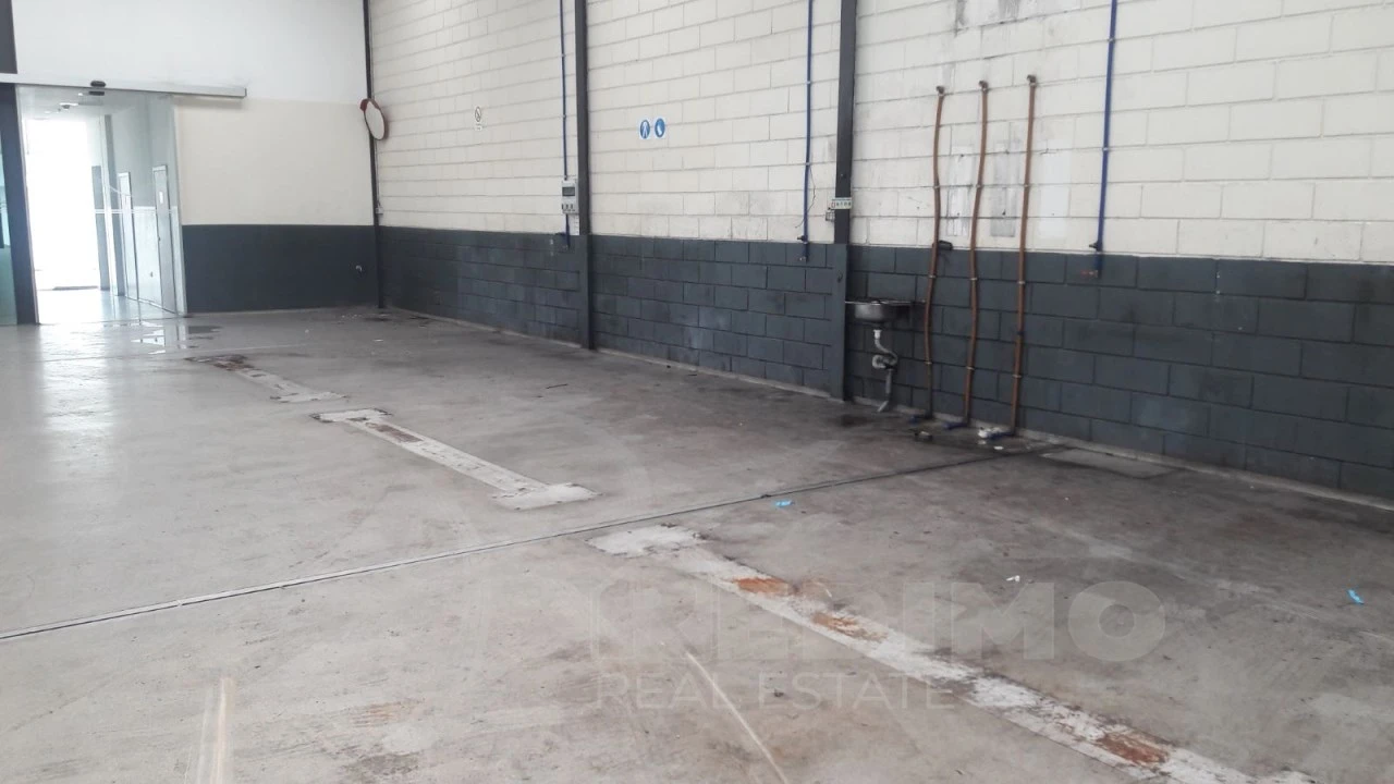 Armazém para Venda em Canelas Foto 15