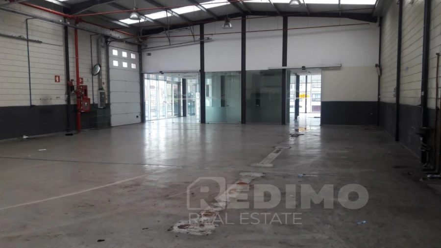 Armazém para Venda em Canelas Foto 16